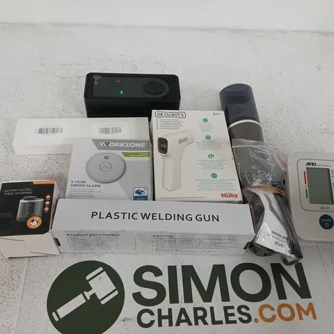 BOXED OF MISCELLANEOUS HOME/DIY ITEMS TO INCLUDE; PLASTIC WELDING GUN KIT WITH ACCESSORIES –