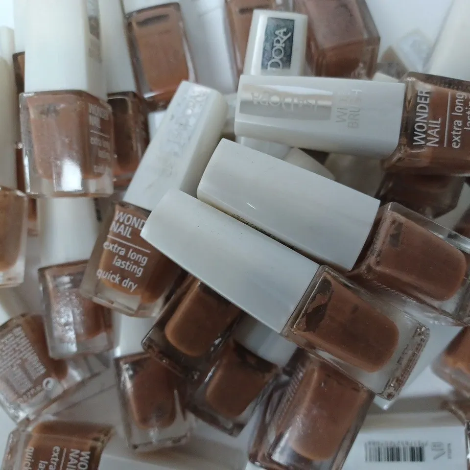 APPROXIMATELY 30 ISADORA WIDE BRUSH WONDER NAIL #708 COOL CAMEL 