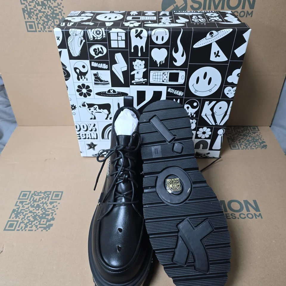 BOXED KOI THE SILENCE MENS PLATFORM GRUNGE BOOTS BLACK SIZE UK 12