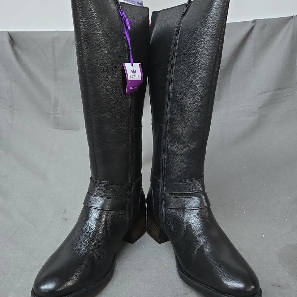 BOXED PAIR OF LOTUS JIVE II KNEE-HIGH BOOTS IN BLACK SIZE 7