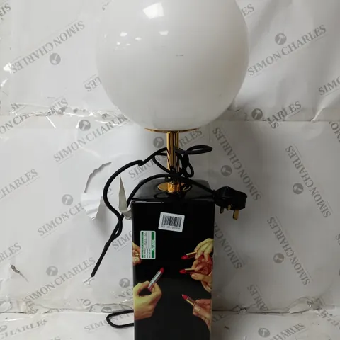 TOILETPAPER SELETTI WHITE BALL LIP STICKLAMP