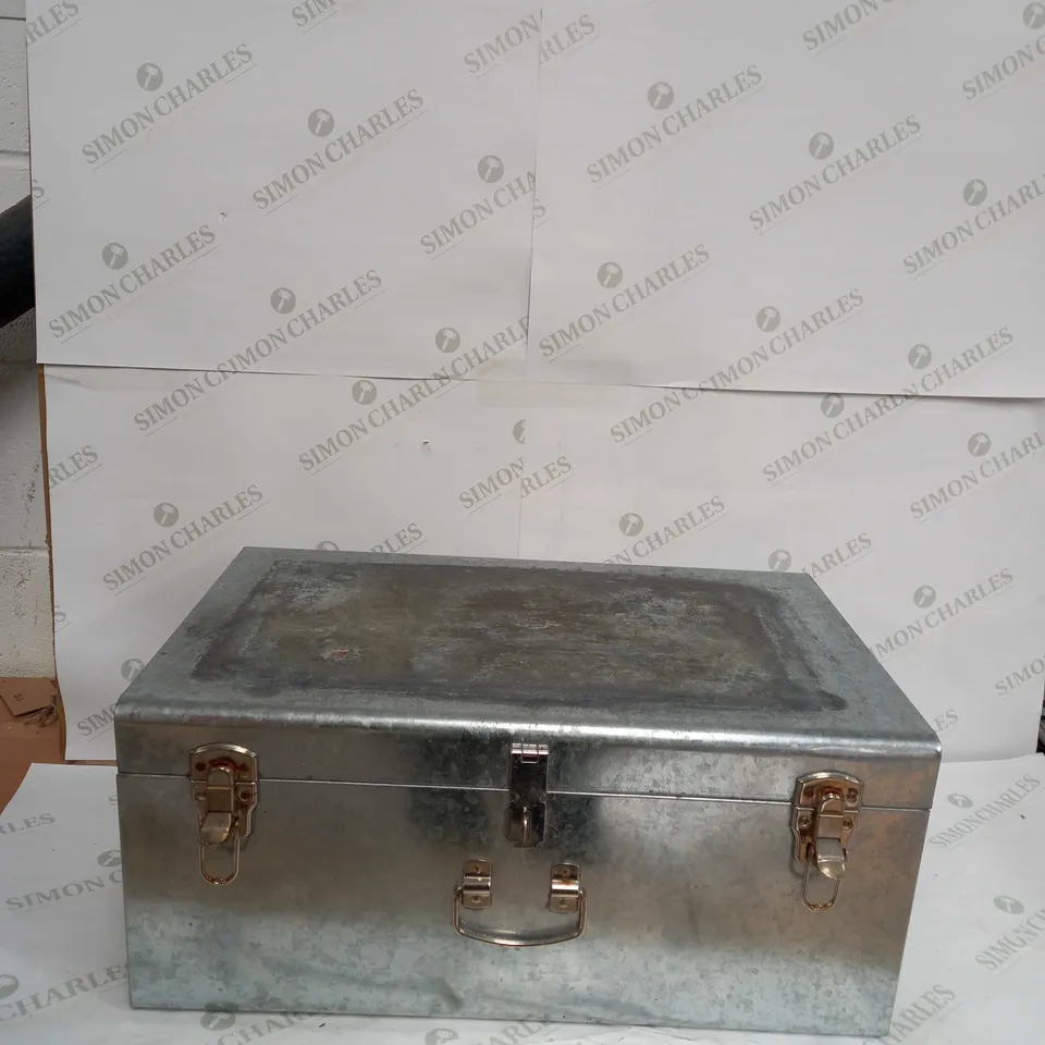 BUNDLEBERRY BY AMANDA HOLDEN SET OF GALVANISED OUTDOOR TRUNKS