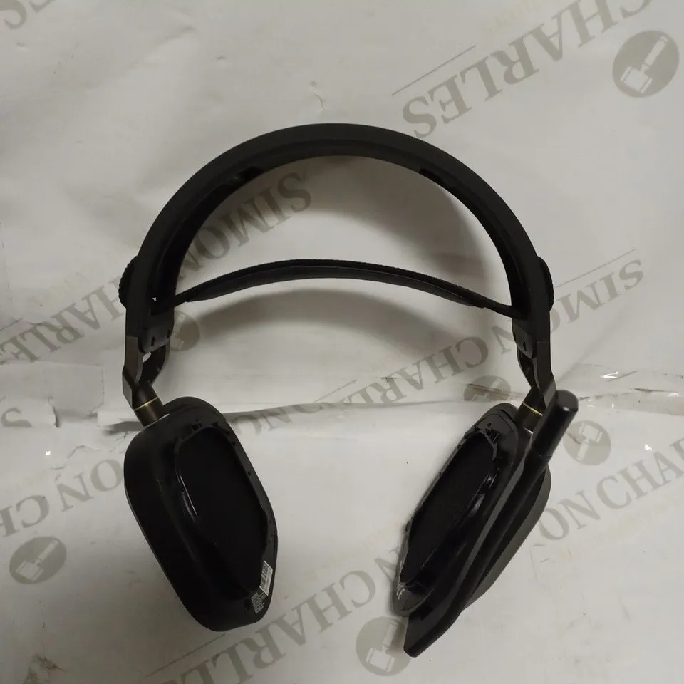 CORSAIR HS80 RGB WIRELESS PRO GAMING HEADSET WITH SPATIAL AUDIO, BLACK