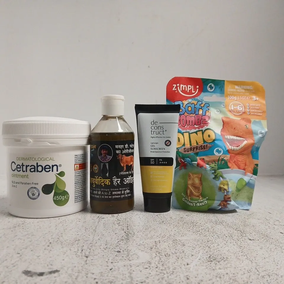 APPROXIMATELY 12 ASSORTED COSMETIC ITEMS INCLUDING VARIOUS MAKES AND BRANDS - COLLECTION ONLY