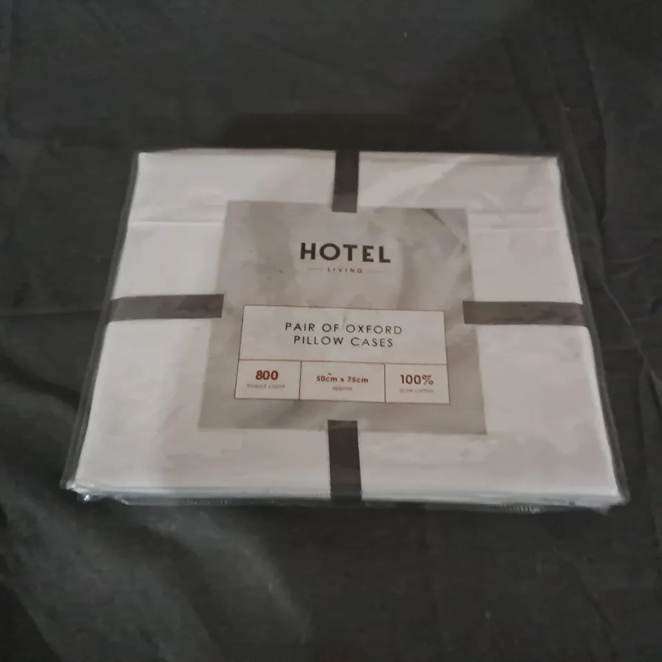 HOTEL LIVING PAIR OF OXFORD PILLOW CASES- 50CMX75CM