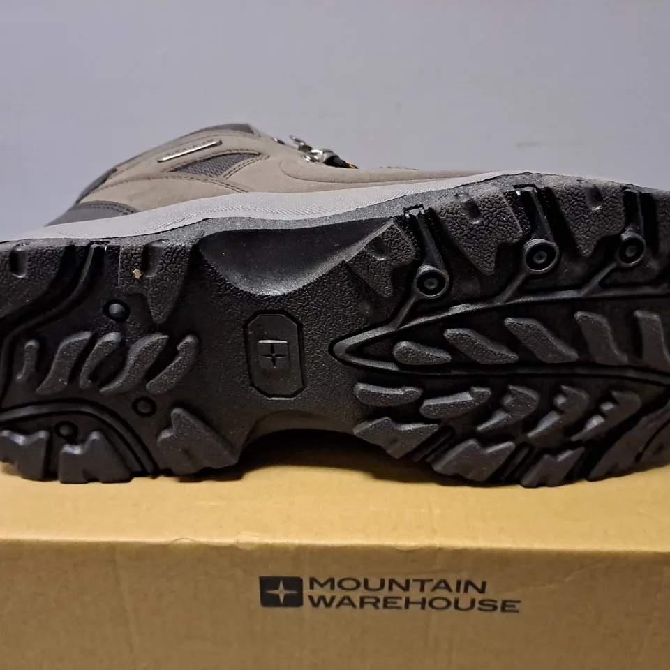 BOXED MOUNTAIN WAREHOUSE ADVENTURER WATERPROOF HIKINH BOOT - UK 8 