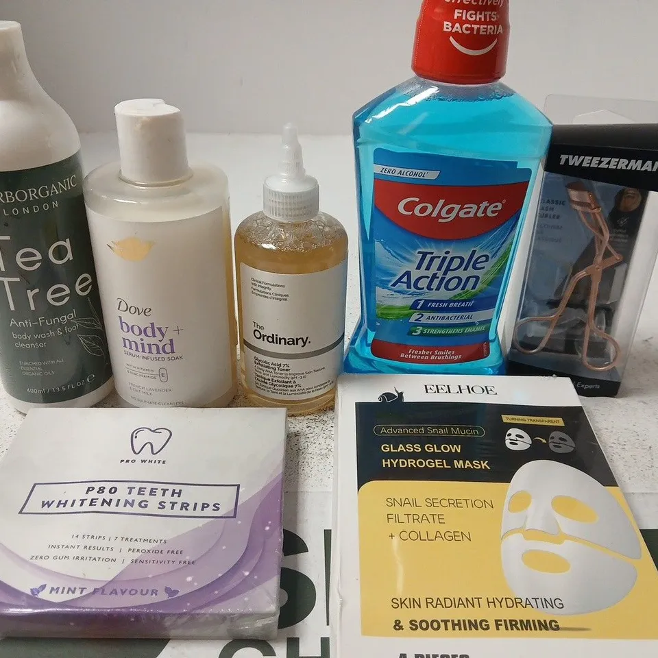 APPROX 12 ASSORTED BEAUTY PRODUCTS TO INCLUDE DOVE SERUM INFUSED SOAK, THE ORDINARY TONER, COLGATE MOUTHWASH, ETC 