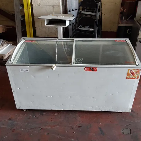 COMMERCIAL WALL'S ICE CREAM DISPLAY FREEZER