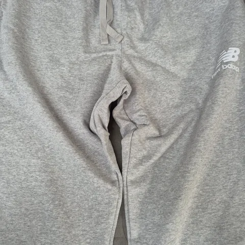 NEW BALANCE SWEATPANTS IN GREY SIZE LARGE