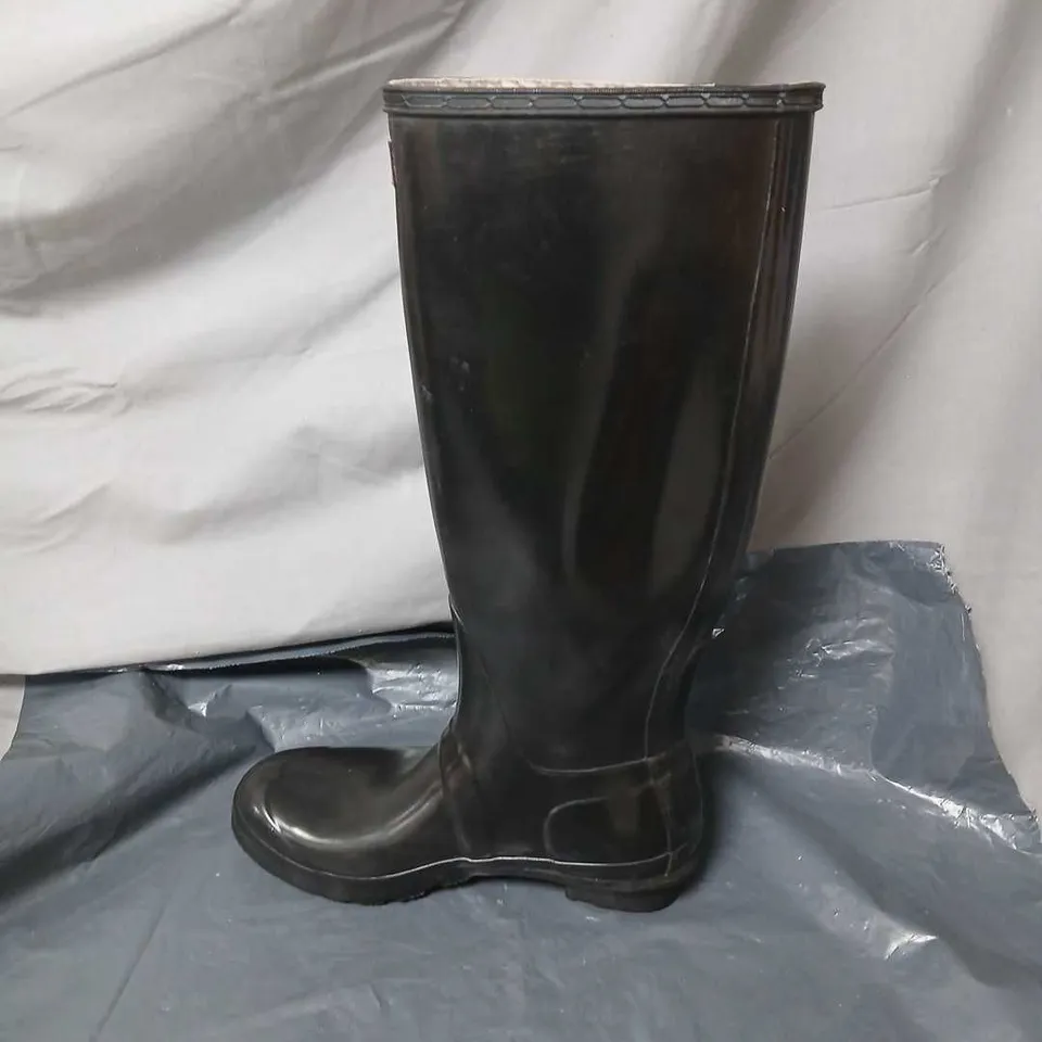 HUNTER KNEE-HIGH WELLINGTON BOOTS – BLACK (WOMEN'S) SIZE 6