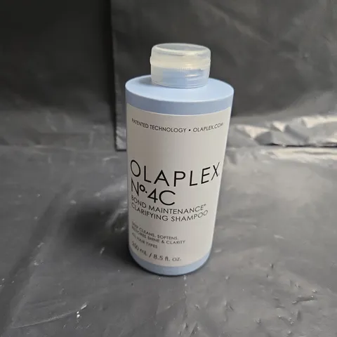 Olaplex No.4C Bond Maintenance Clarifying Shampoo – 250 ml