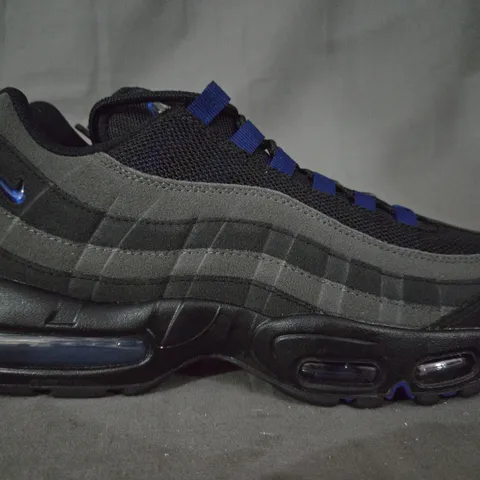 BOXED PAIR OF NIKE AIR MAX 95 SHOES IN BLACK/GREY/BLUE UK SIZE 8