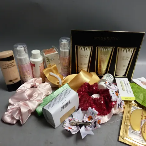 APPROXIMATELY 20 ASSORTED HEALTH AND BEAUTY PRODUCTS TO INCLUDE BAYLIS & HARDING SIGNATURE COLLECTION GIFT SET, SHEGLAM SUN SCULPT LIQUID CONTOUR, PLOUISE MOISTURISER