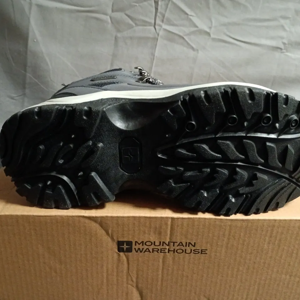 BOXED PAIR OF MOUNTAIN WAREHOUSE ADVENTURER WOMEN'S WATERPROOF WALKING BOOTS - DARK PURPLE, UK 5.5