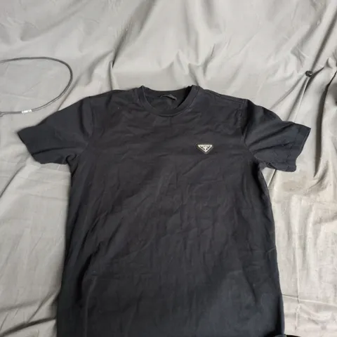 PRADA T-SHIRT – BLACK – SIZE L
