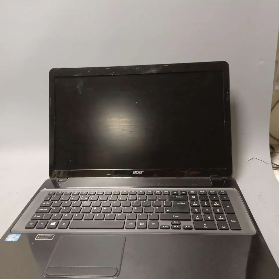 ACER TRAVELMATE P273-MG - 17.3" - INTEL CORE I5 3230M - 4 GB RAM - 500 GB HDD