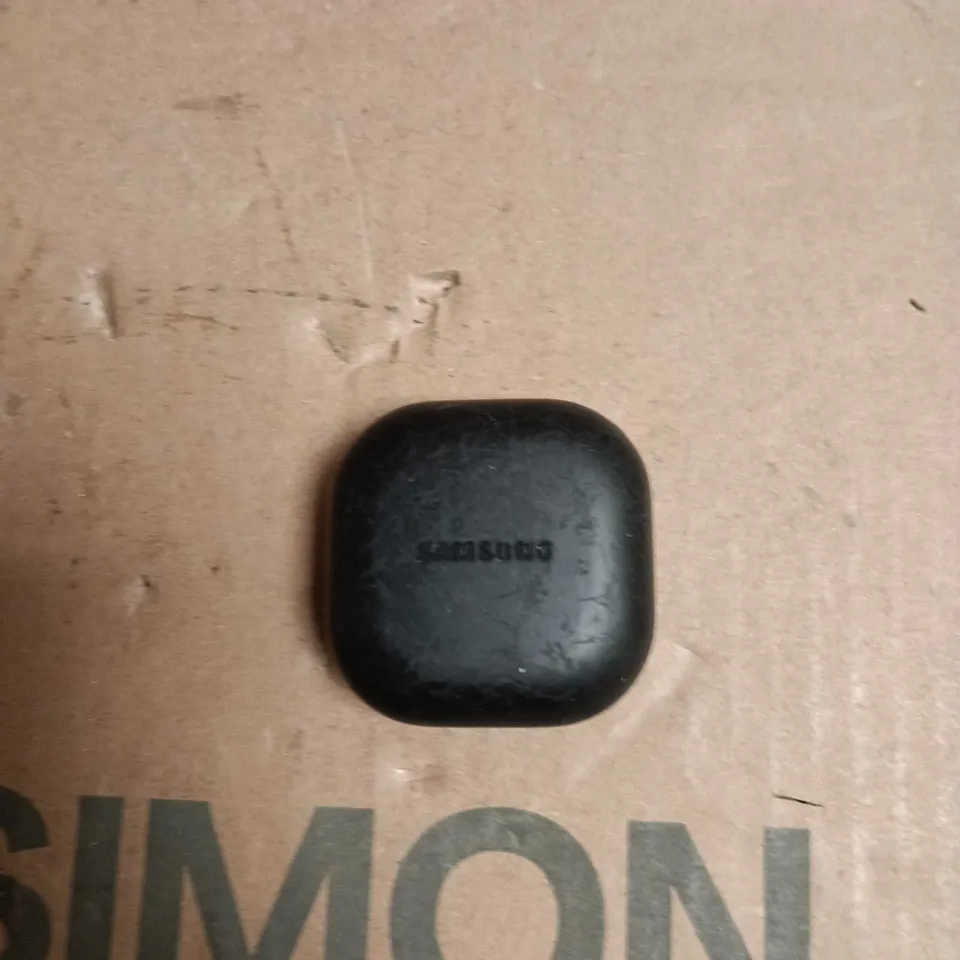 SAMSUNG WIRELESS GALAXY BUDS2 EARBUDS IN BLACK CHARGING CASE - UNBOXED 