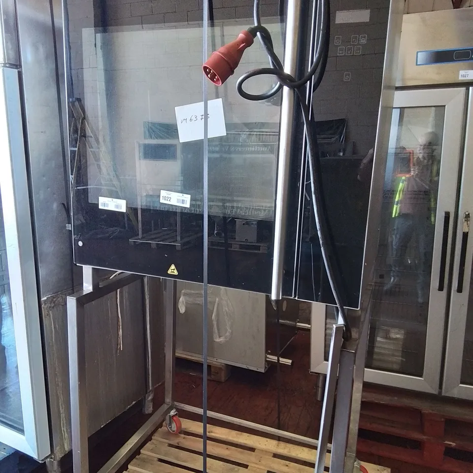 FRI-JADO ROTISSERIE OVEN WITH STAND Model TDR 8-P