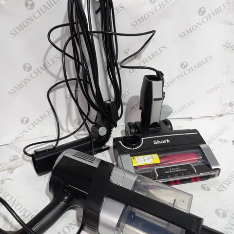 SHARK STRATOS ANTI HAIR WRAP PET PRO VACUUM CLEANER HZ3000UKT