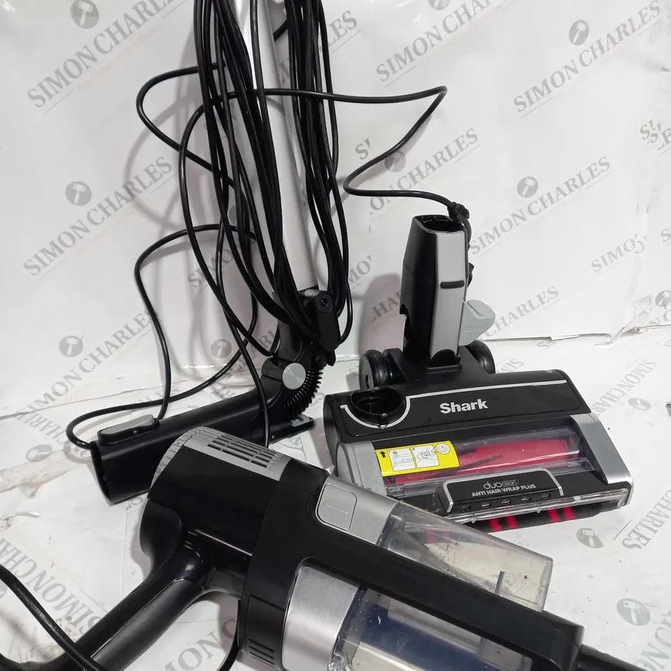 SHARK STRATOS ANTI HAIR WRAP PET PRO VACUUM CLEANER HZ3000UKT