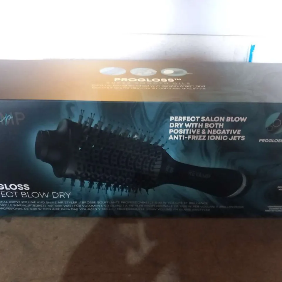BOXED REVAMP PROFESSIONAL PROGLOSS PERFECT BLOW DRY DR-2000A-GB