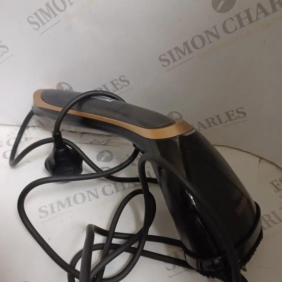 BOXED PHILIPS STEAM & GO 1300W HANDHELD GARMENT STEAMER 