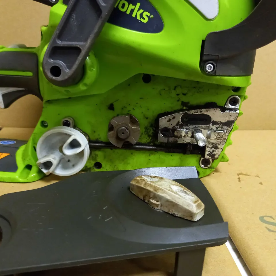 GREENWORKS CHAIN SAW CORDLESS 