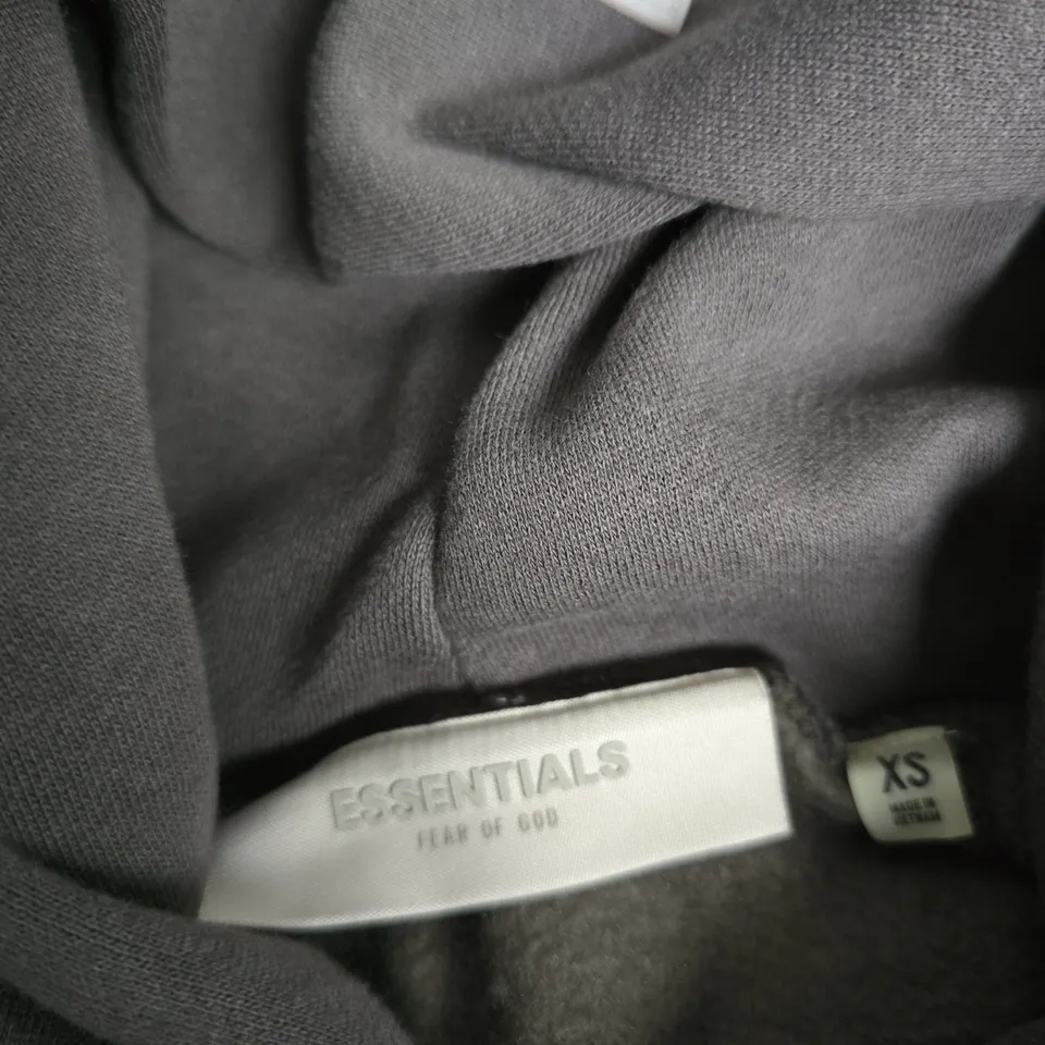 FEAR OF GOD ESSENTIALS HOODIE UK XS – DARK GREY WITH 1977 PRINT