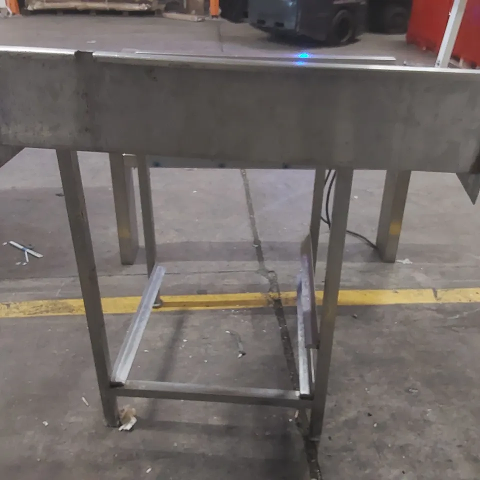 COMMERCIAL STAINLESS STEEL KITCHEN TABLE AND GANTRY