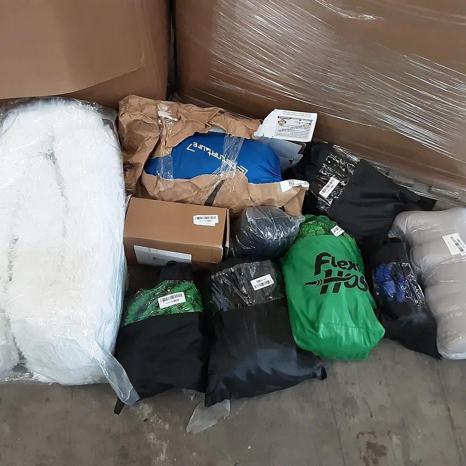 PALLET OF ASSORTED PRODUCTS TO INCLUDE FLEXI HOSE, EXPANDING HOSE, POOTACK, SOTOR, KEENFLEX, OHUHU EXPANDING HOSE