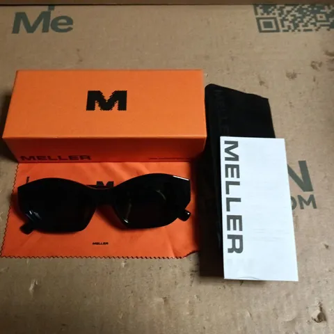 BOXED MELLER BLACK CHUNKY FRAMED GLASSES 
