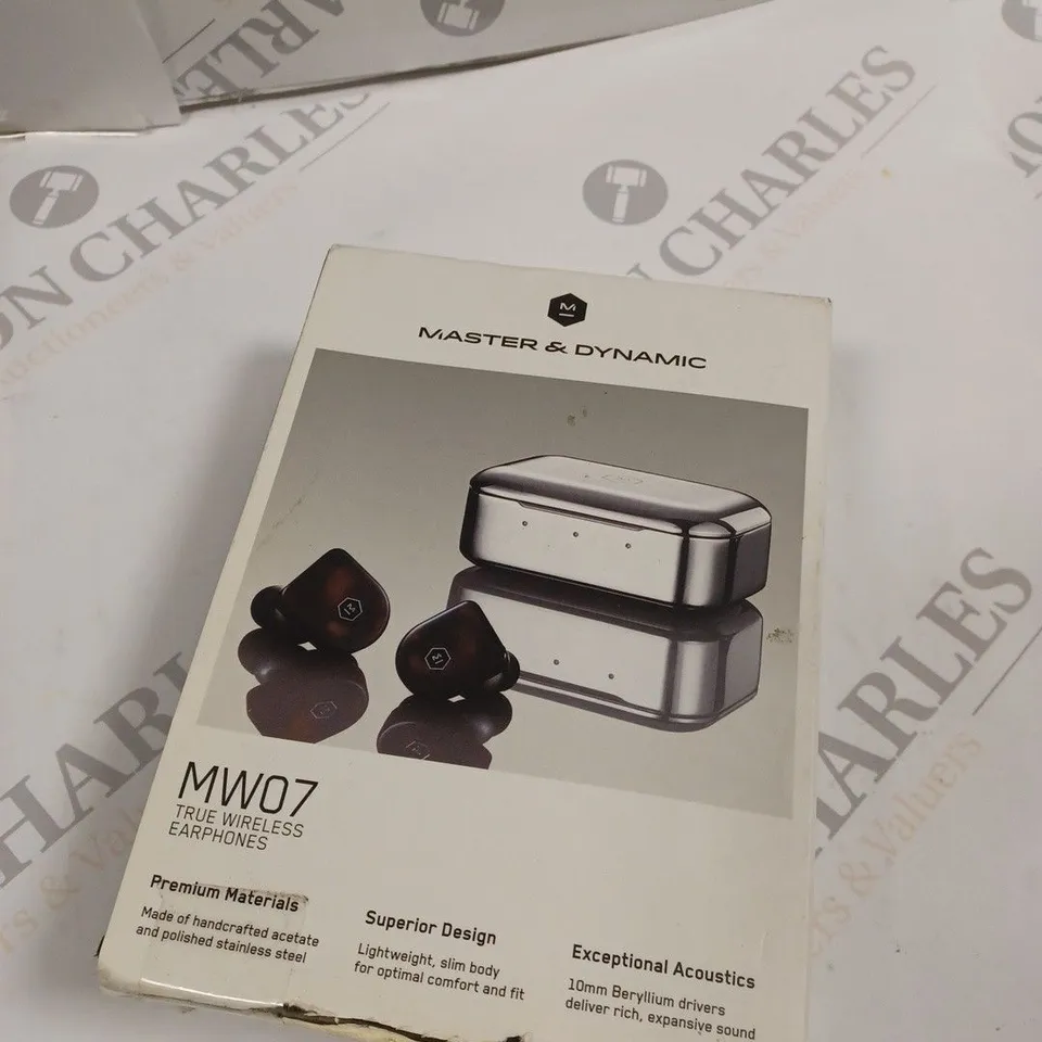 MASTER & DYNAMIC MW07 TRUE WIRELESS EARPHONES