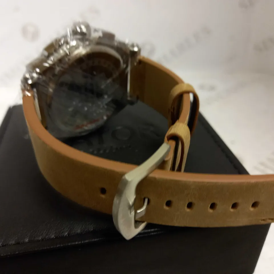 LATOR CALIBRE BLACK & RED TRIPLE DIAL SUEDE LEATHER STRAP WATCH RRP £635