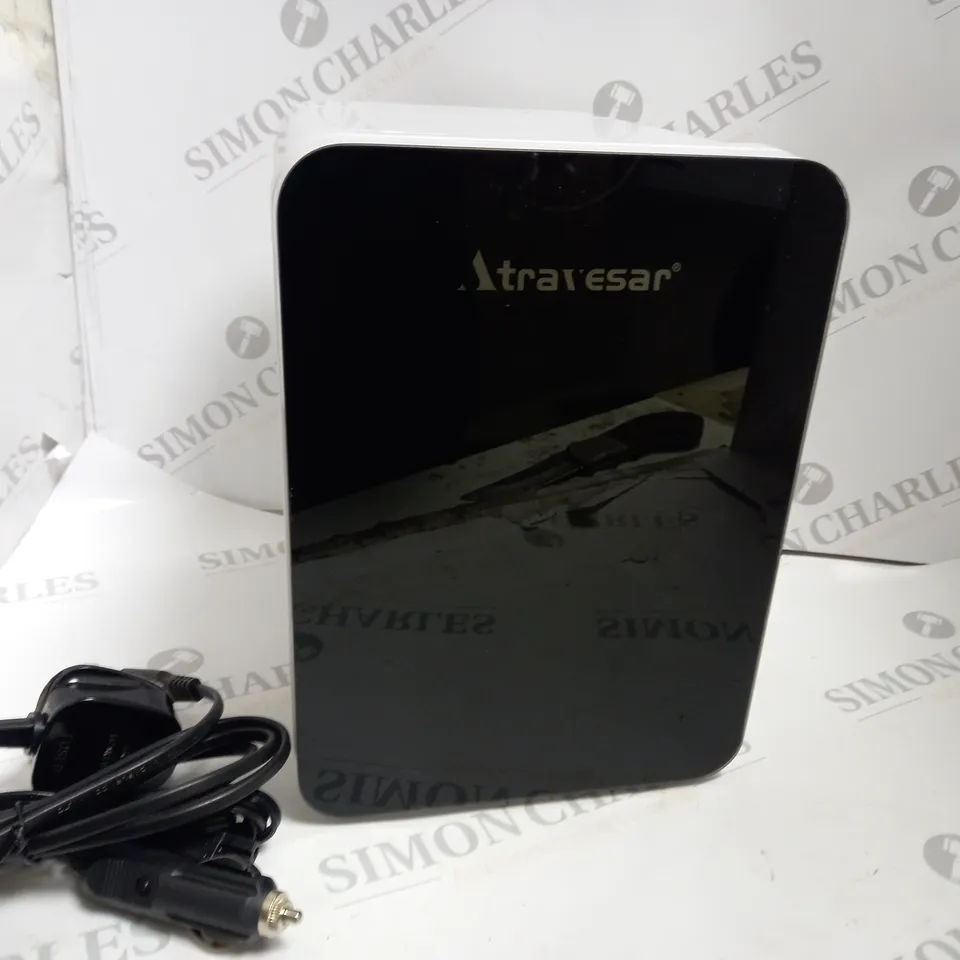 ATRAVESAR MINI FRIDGE - WHITE/BLACK