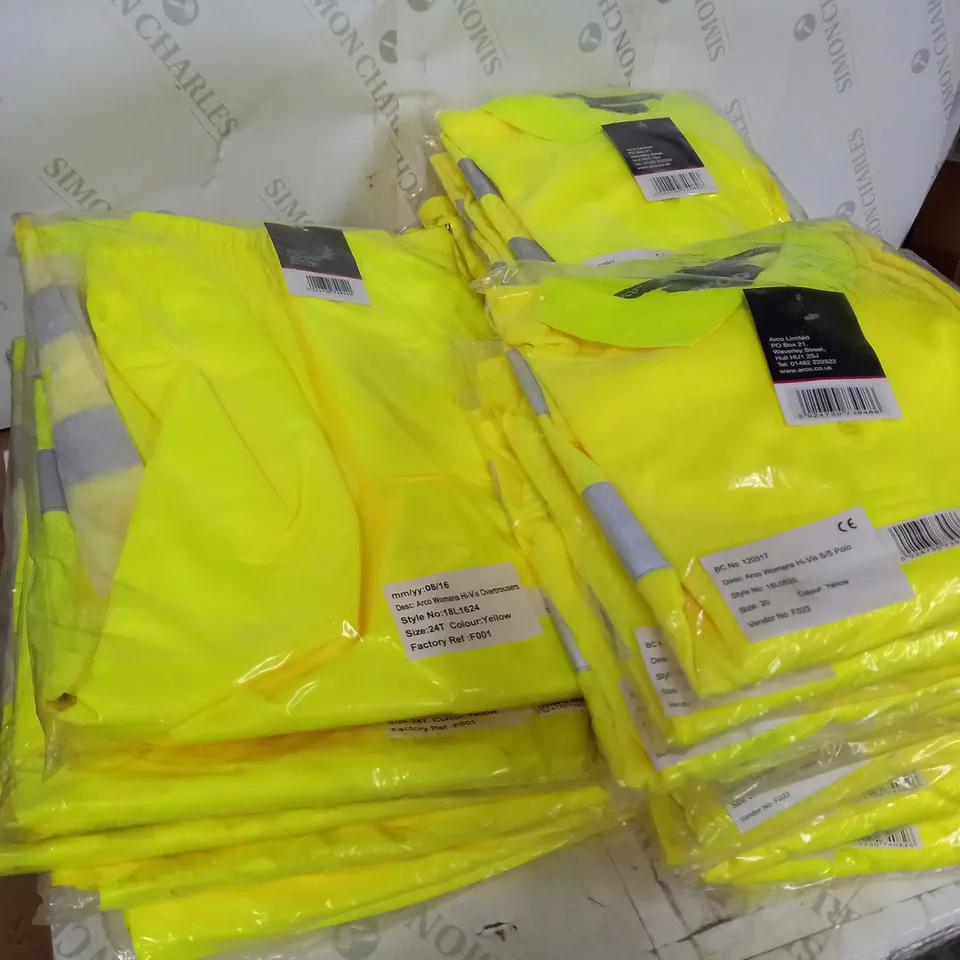 ASSORTED SAFETY WORKWEAR APPROX. 26 ITEMS 