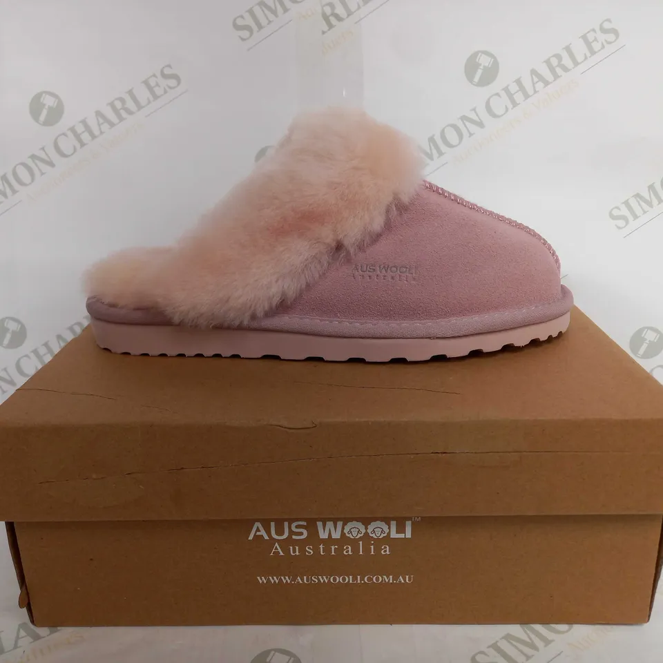 AUS WOOLI SYDNEY IN PALE PINK - UK 6 