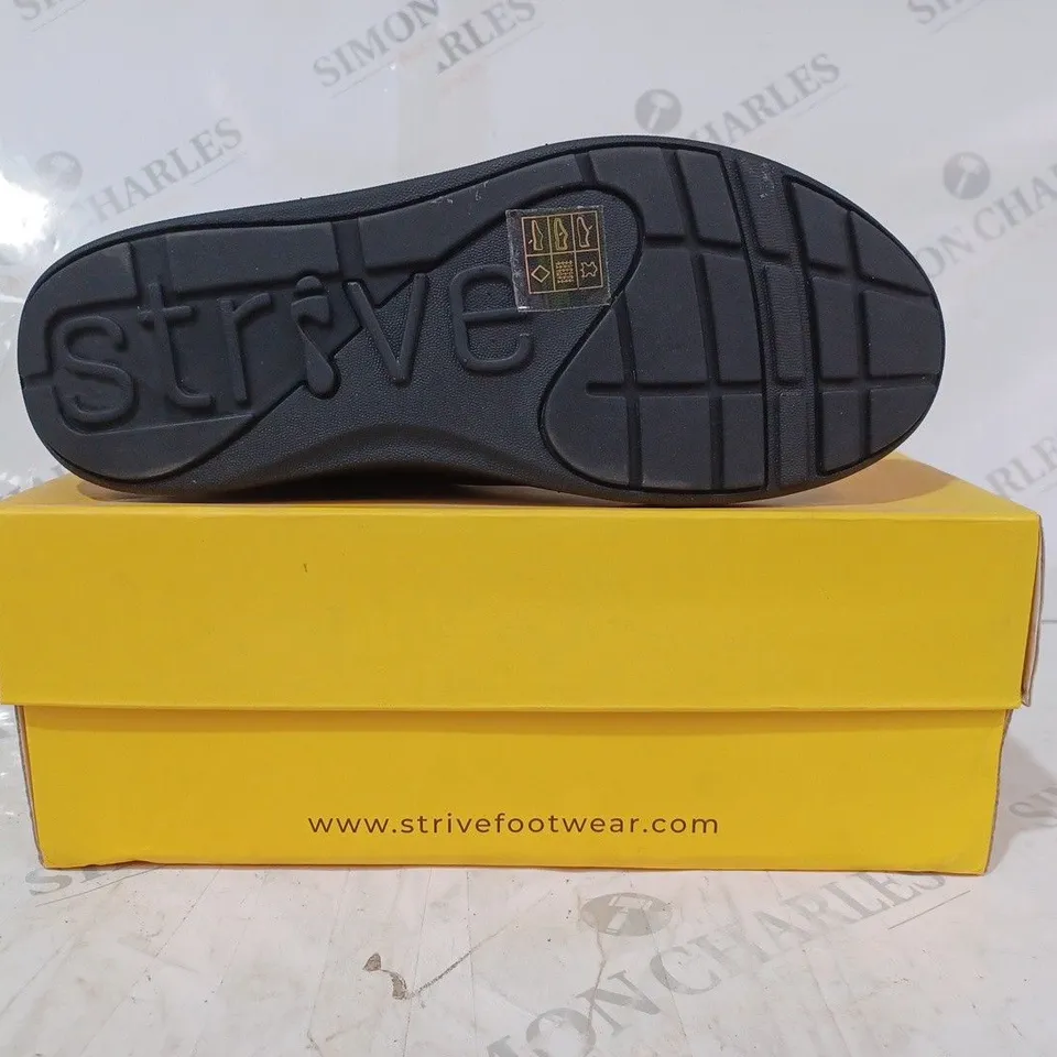 BOXED PAIR OF STRIVE WHITBY ZIP LEATHER BOOTS IN BLACK UK SIZE 6