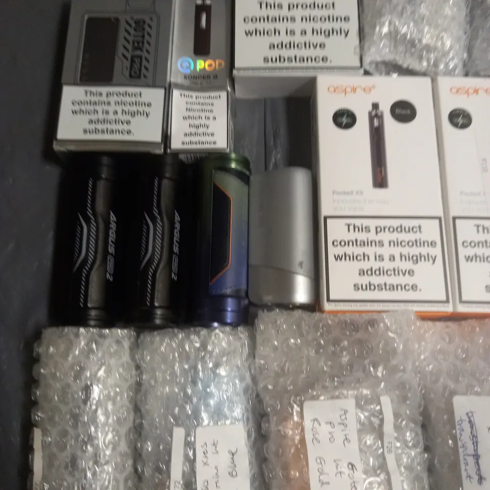 LOT OF APPROXIMATELY 20 ASSORTED VAPING ITEMS TO INCLUDE ASPIRE AND ARGUS 