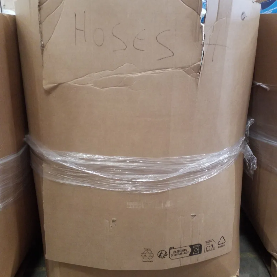 PALLET CONTAINING ASSORTED GARDEN HOSES & INFLATABLES