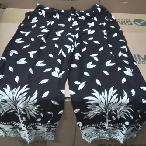 BOXED BRAND NEW APPROXIMATELY 45 JD WILLIAMS SPUN VISCOSE TROUSERS MONO PRINT SIZE 20