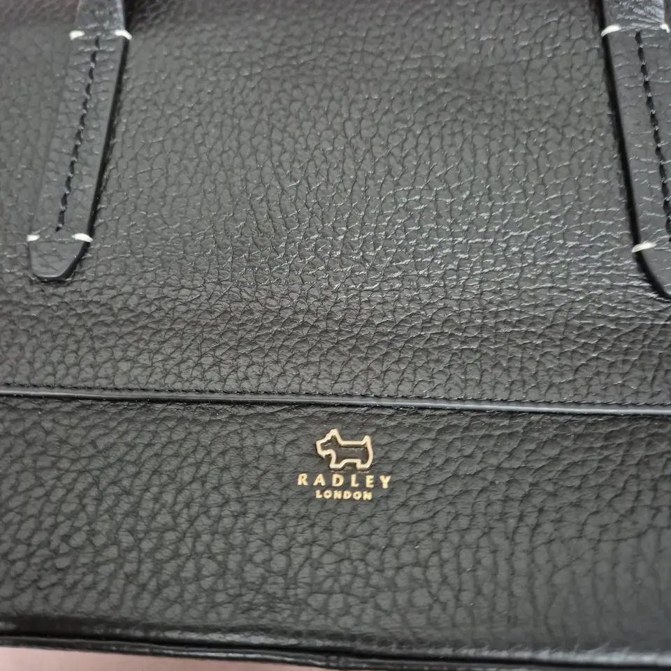 RADLEY LONDON BLACK PEBBLED LEATHER HANDBAG WITH TWIN TOP HANDLES