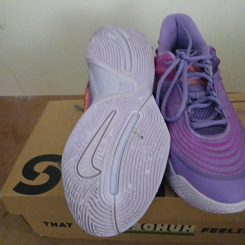 NIKE RUNNING SHOES – PURPLE/LILAC WITH ORANGE SWOOSH SIZE 6