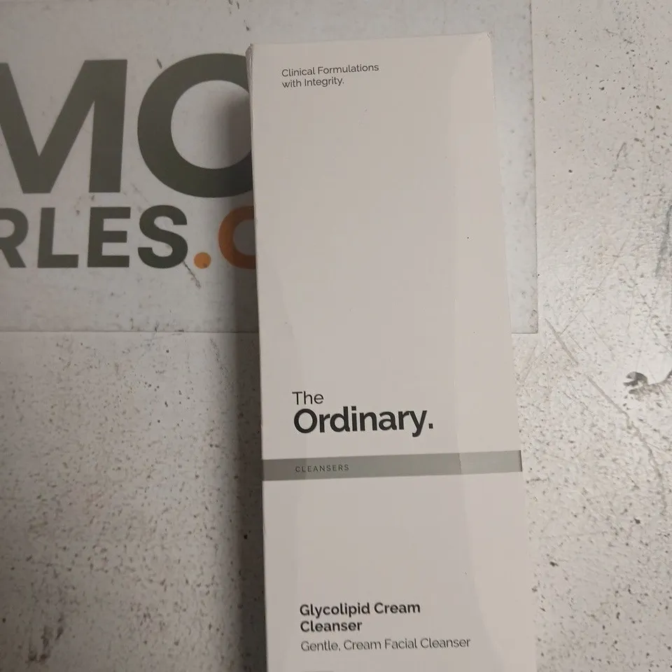 TOTE OF APPROXIMATELY 16 ASSORTED HEALTH AND BEAUTY ITEMS TO INCLUDE: THE ORDINARY CREAM CLEANSER 