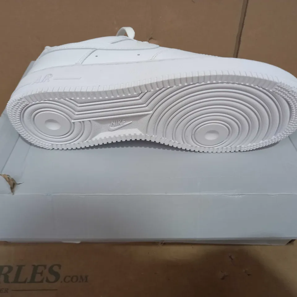 BOXED PAIR OF DESIGNER TRAINERS IN THE STYLE OF NIKE AIR FORCE 1 IN WHITE UK SIZE 6