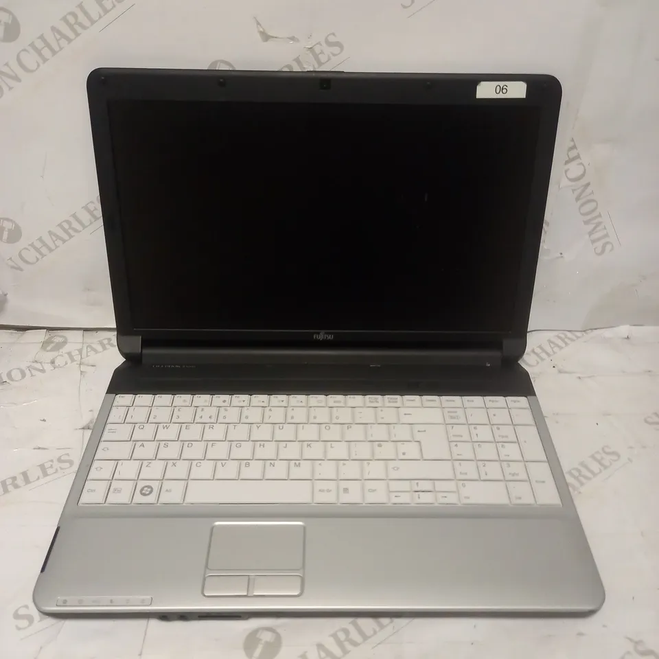 FUJITSU A530 LAPTOP 