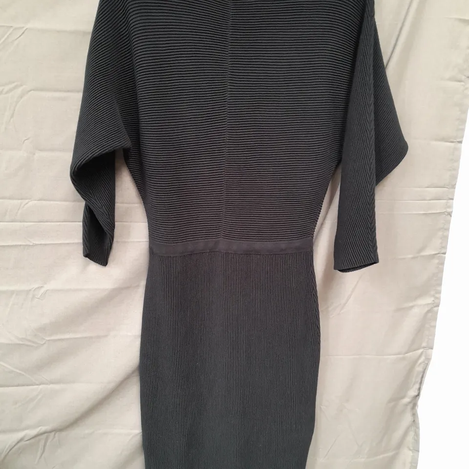 DANNII MINOGUE PETITES BLACK RIBBED DRESS SIZE M