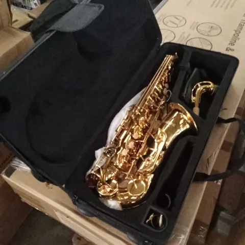 BOXED MONTREUX STUDENT ALTO SAXOPHONE