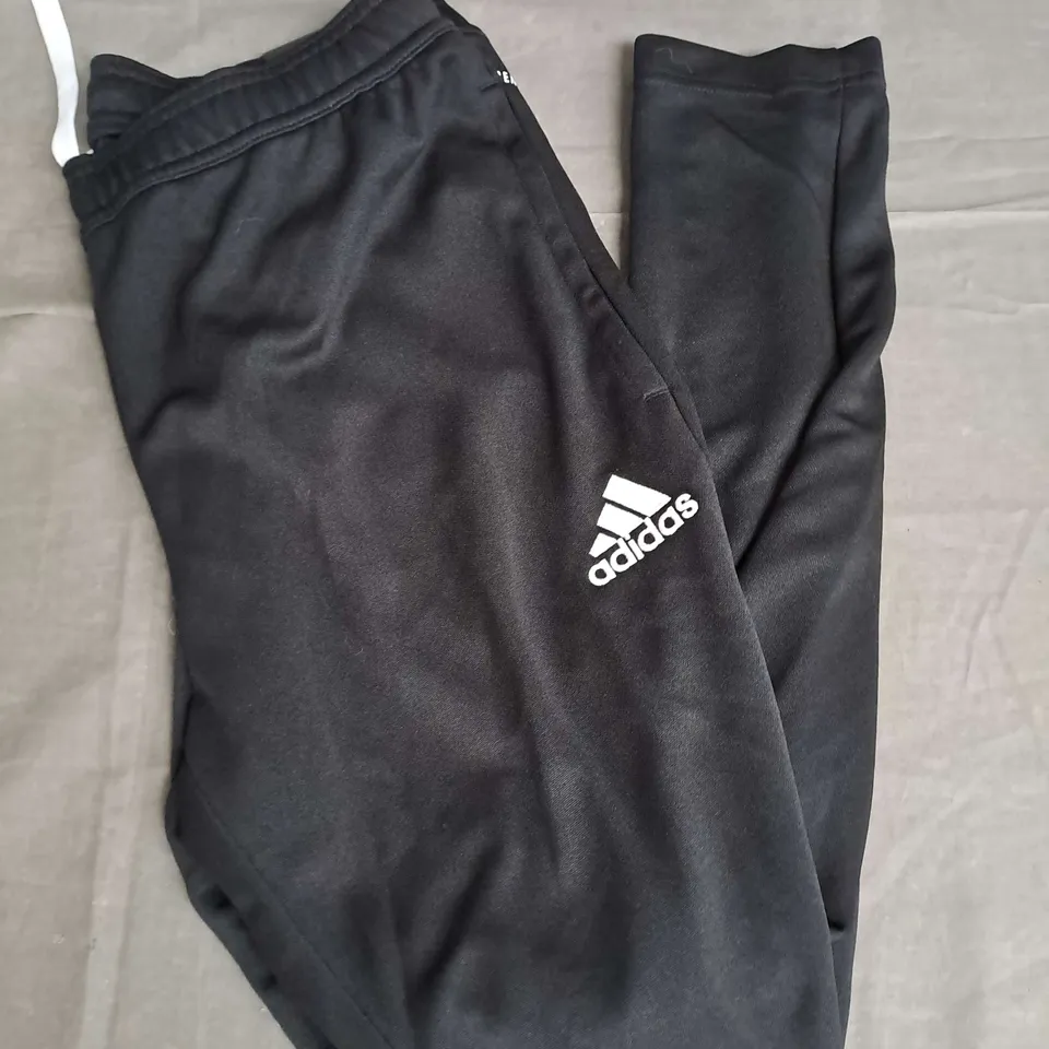 ADIDAS TRACK PANT IN BLACK SIZE M