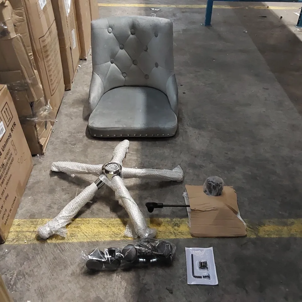 BOXED DESIGNER GREY VELVET CHAIR (1 BOX)