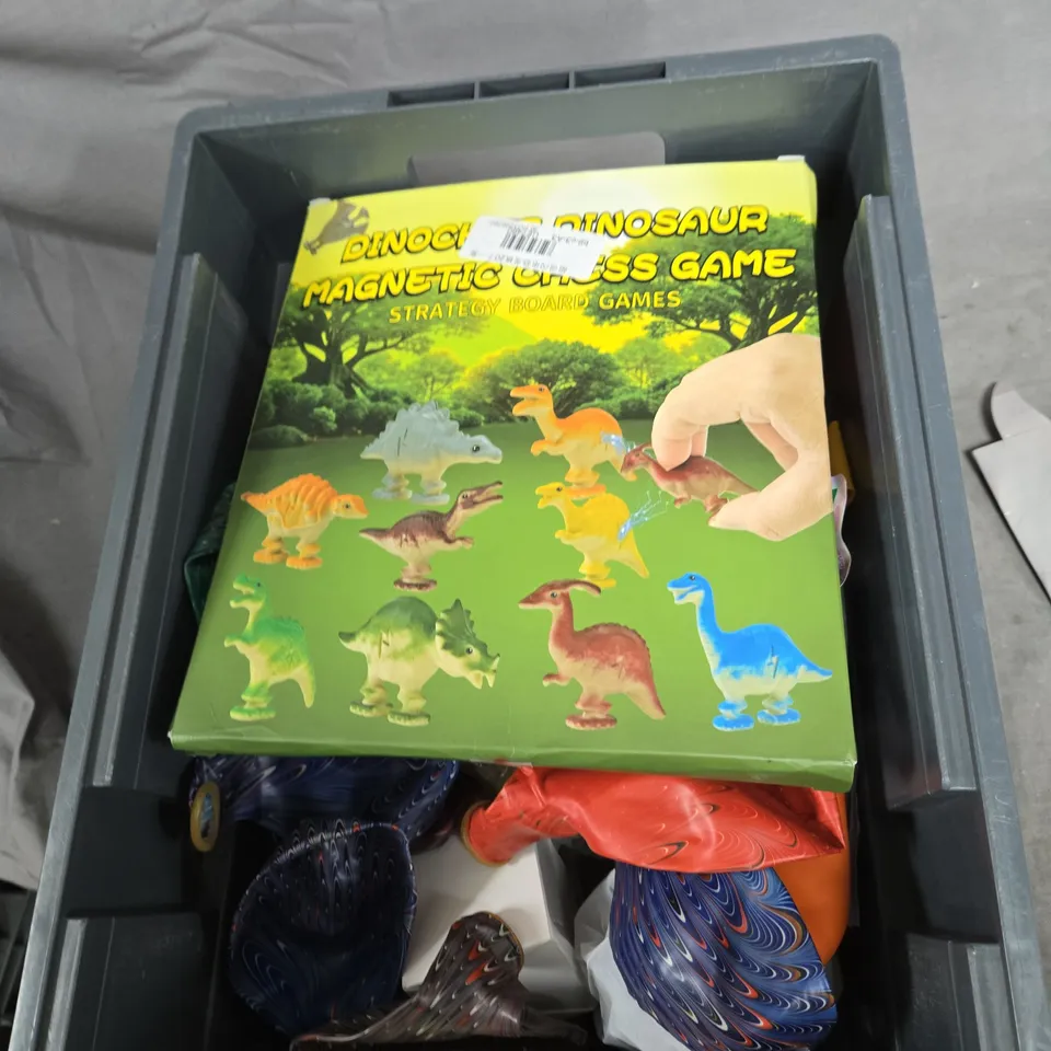 BOX OF APPROXIMATELY 15 ASSORTED ITEMS TO INCLUDE: FOLD YOUR OWN PAPER PUPS AND DART FLIGHTS